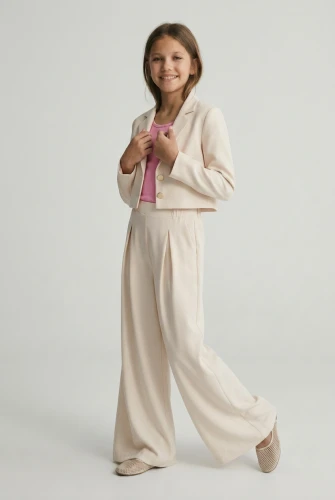 Festliches Mädchen-Set Emi in hellem Beige – Eleganter Anzug für die kleine Dame