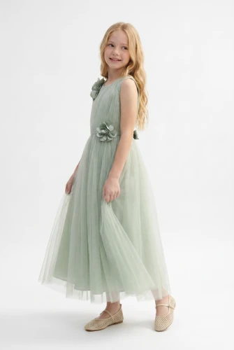Langes Festkleid Bella für Mädchen – salbeigrünes Maxikleid mit 3D-Blüten